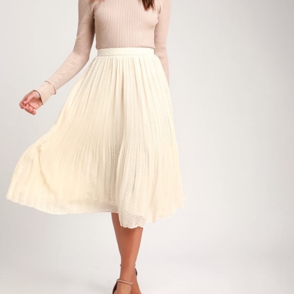 Lulu’s Ivory Pleated Swiss Dot Midi Skirt
